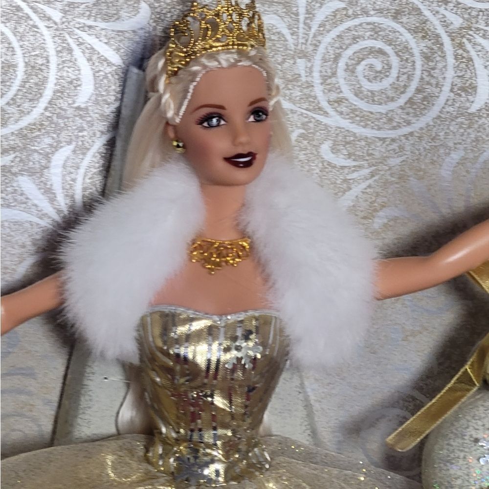 ‎Celebration Barbie - Picture 7 of 12